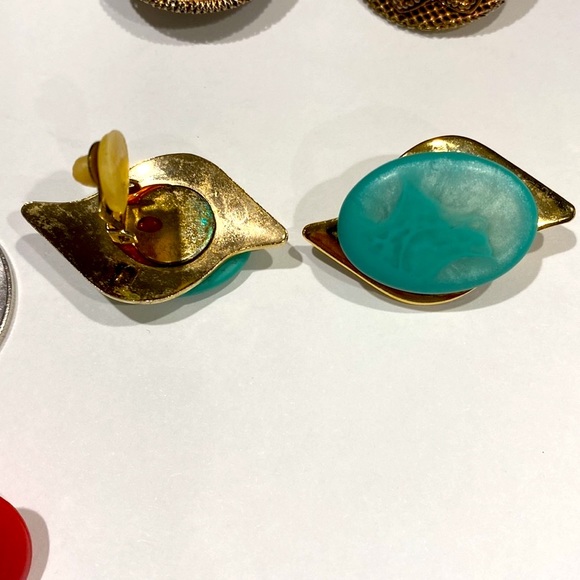 LOT OF 7 PAIR OF RETRO VINTAGE EARRINGS - Picture 10 of 10